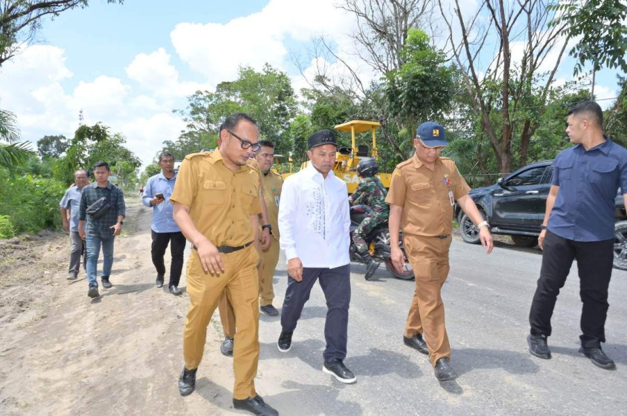 Ditinjau Gubri Wahid, Jalan Yos Sudarso Menuju Simpang Bingung Pekanbaru Kembali Mulus