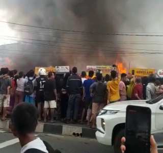 Pasar Cik Puan Pekanbaru Terbakar, Ratusan Kios Rata dengan Tanah