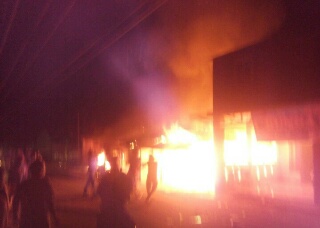 Rumah Beserta Bengkel di Inhil Hangus Dilalap Si Jago Merah 