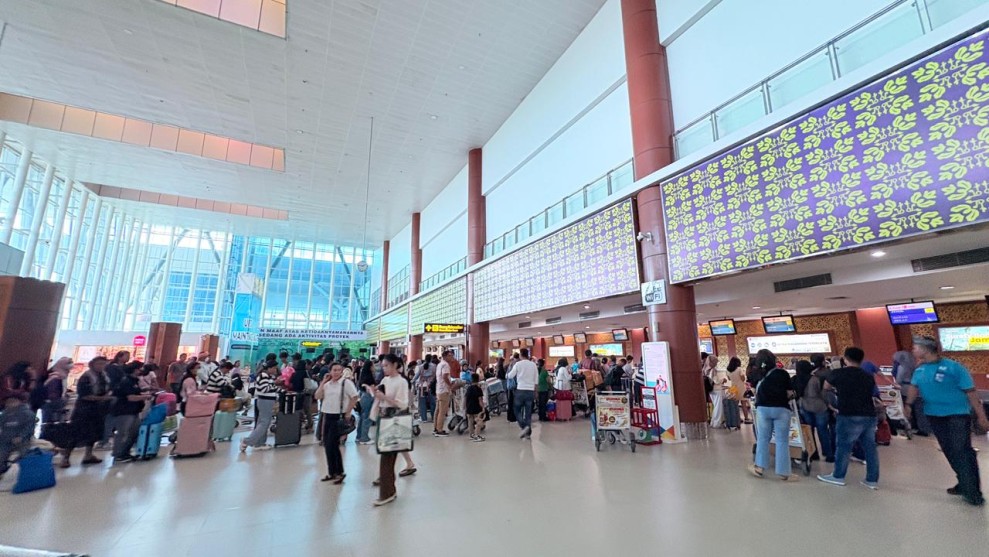 Puncak Arus Balik Hampir 12 Ribu Orang, Bandara SSK II Layani 204.184 Penumpang Selama Nataru