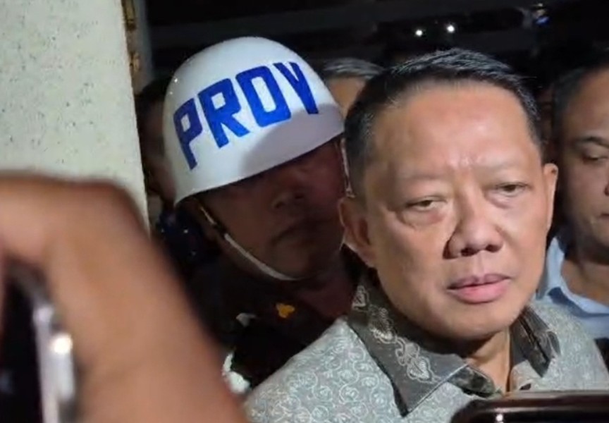 Resmi Ditahan, Eks Jampidsus Febrie Adriansyah Tidak Diborgol dan Tak Kenakan Rompi Pink