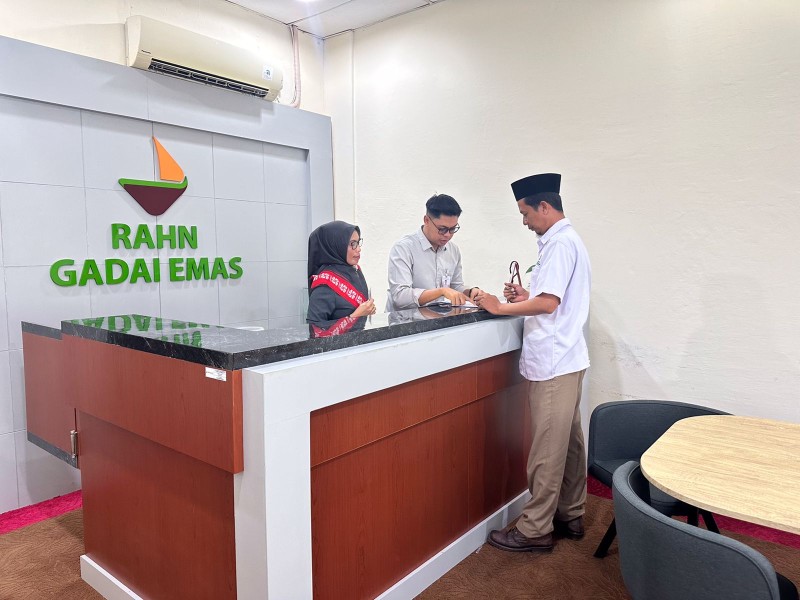 Kemudahan dan Prinsip Syariah Jadi Alasan Masyarakat Memilih Gadai Emas BRK Syariah