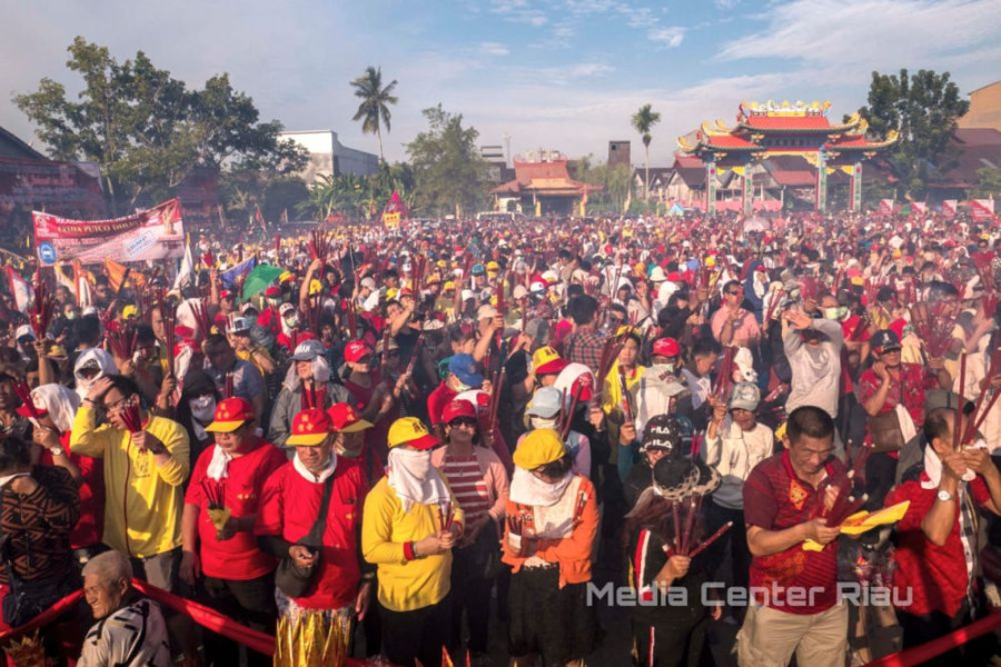 Pengunjung Puncak Festival Bakar Tongkang Bagan Siapi-api Riau Disuguhkan Berbagai Hiburan