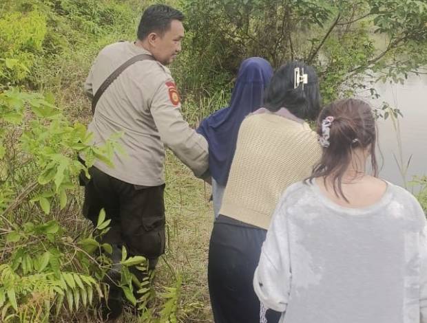 Mahasiswi Masuk ke Semak-semak Nyari Spot Cantik Lalu Nyebur Ke Danau, Untung Ada Pak Polisi
