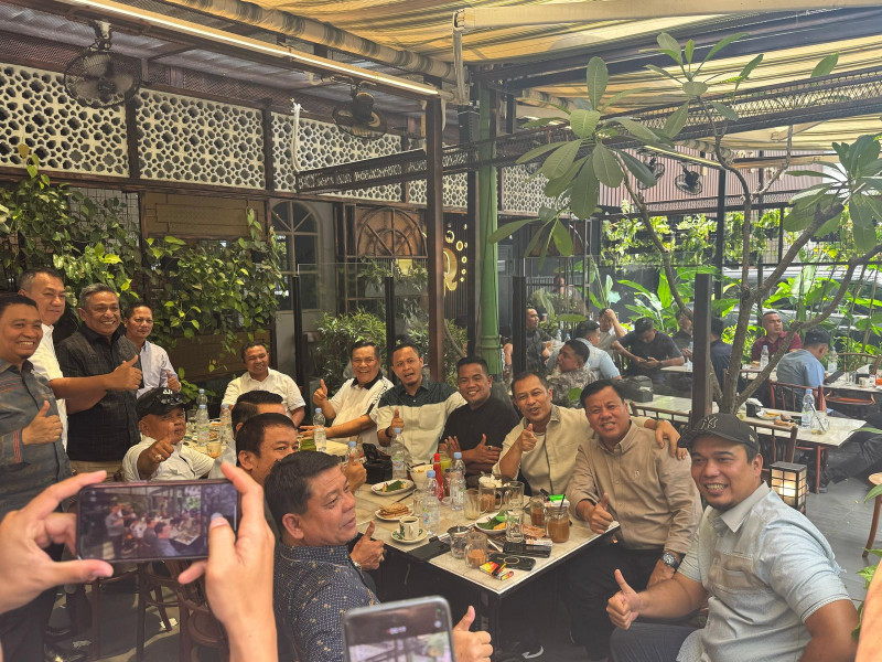 Tes Kesehatan Kepala Daerah Terpilih Asal Riau Berjalan Lancar, Kompak Ngopi Bareng Bahas Persoalan Daerah