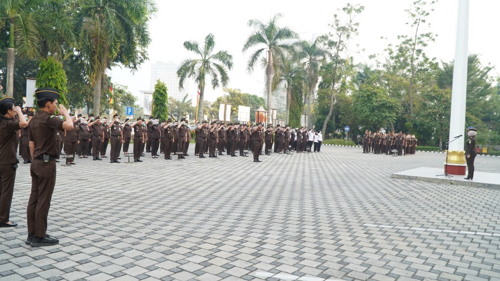 Gangguan Abu Vulkanik Anak Krakatau Tunda Kedatangan Tim Inspeksi Kejagung ke Kejati Riau