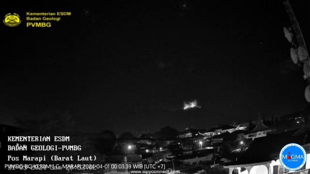 Gunung Marapi Sumbar Kembali Erupsi Disertai Dentuman Keras, Warga Diminta Waspada!
