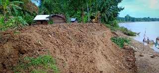 Luar Biasa, Desa Sialang Dua Dahan Gunakan Dana Desa untuk Bangun Tanggul Penahan Banjir