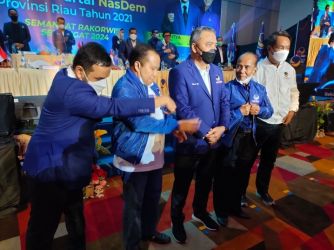 Dua Tokoh Ternama di Riau Resmi Ganti Jaket,  Nasdem Yakin Elektoral Partai Meningkat 