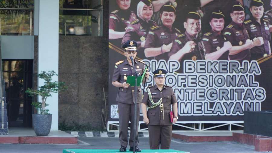 Pimpin Upacara Hari Pahlawan, Kejati Riau Akmal Abbas: Pahlawan Itu Berani Berkorban Demi Kepentingan Bangsa