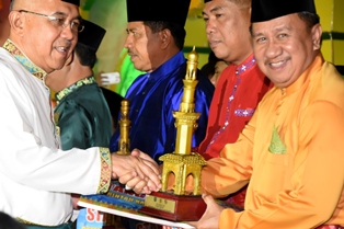 Wabup Inhil Hadiri Penutupan MTQ Tingkat Provinsi