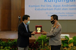 Kabaharkam Polri Komjen Agus Andrianto Senang Kapolda Riau Dapat Atasi Pencurian Minyak Mentah