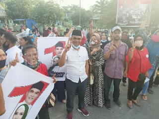 Kampanye Terakhir, Kade Turun Langsung Kompoi di Jalan Ajak Masyarakat ke TPS