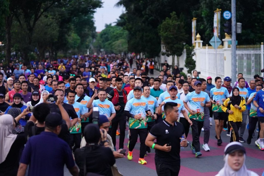 Dihadiri Ribuan Peserta, Gubri Abdul Wahid Apresiasi Antusias Masyarakat Riau Ikuti Karhutla Fun Run