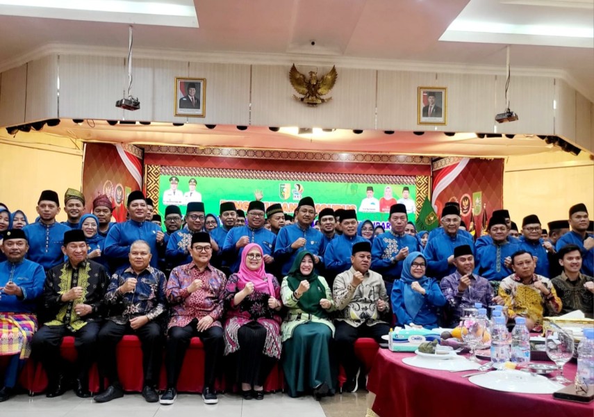 Dihadiri Gubri, Bupati  Suhardiman Amby Kukuhkan Pengurus IKKS Pekanbaru Periode 2025-2030