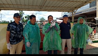 Kader PKB Inhu Lakukan Penyemprotan Disinfektan di Dua Kecamatan