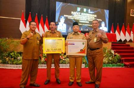 Wabup Husni Hadir Rakor Bersama Gubernur dan Mendagri, Apresiasi Kecamatan Kandis