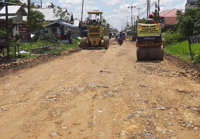 Penimbunan Ruas Jalan Sungai Beringin Tembilahan Dimulai