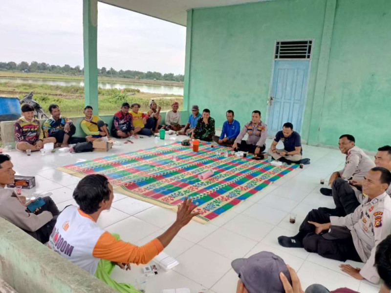 Polsek Sabak Auh Ajak Kelompok Tani Kampung Sungai Tengah Sukseskan Pilkada Damai 2024