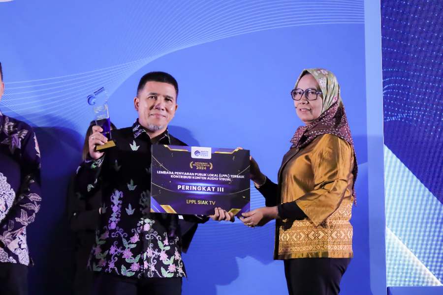 Kementerian Kominfo Beri Penghargaan Kepada LPPL Siak Televisi Kategori Terbaik AMC 2024