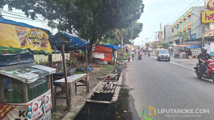 Parit Jalan Durian Tak Terurus, Warga: Pekanbaru Kota Berkuah
