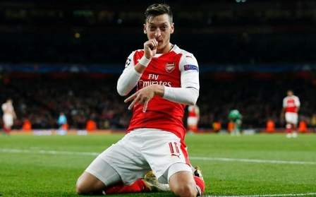 Ozil Dikabarkan Perpanjang Kontrak di Arsenal 