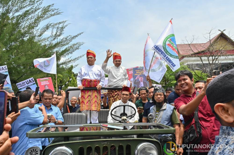 Photo UAS Paling Viral, Ulama Pandu Jalan Umara Jadi Pemimpin Riau