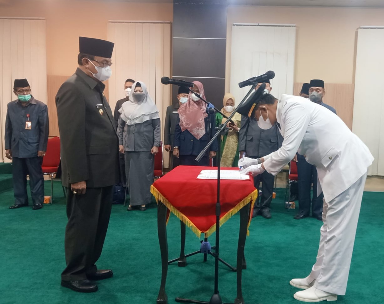Bupati Wardan Lantik 23 Pejabat Adminiatrator di Pemkab Inhil