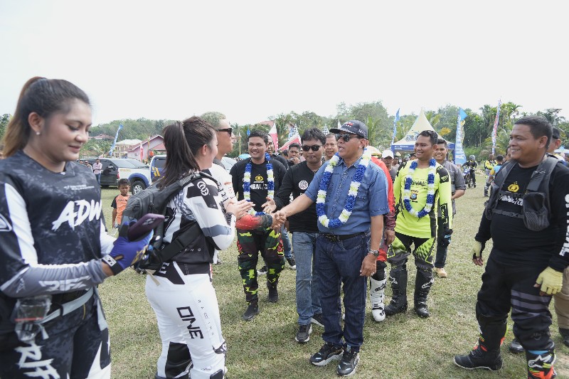 Event  Bhayangkara Jelajah Alam Logas Raya Diikuti Ratusan Rider, Bupati Suhardiman Berikan Apresiasi
