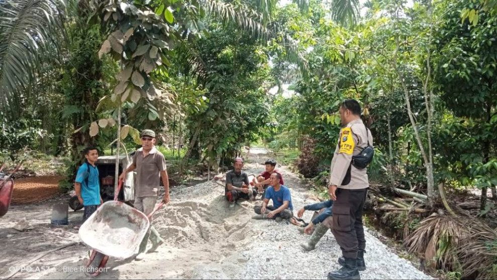 Polsek Sungai Apit Sambangi Warga Jelang Pencoblosan, Ajak Jaga Kamtibmas