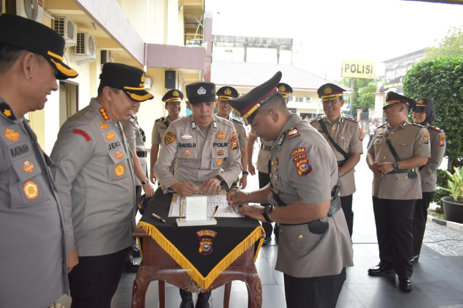 AKP I Made Juni Artawan Jabat Kasatlantas Polresta Pekanbaru, Kapolresta: Jadilah Contoh di Tengah Masyarakat