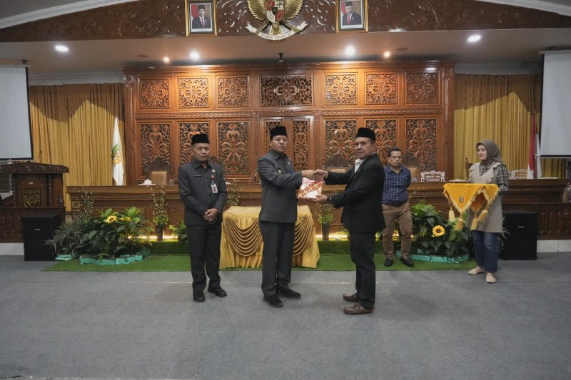 Teken KUA PPAS APBD-P Suhardiman Berharap Semua Tahapan Berjalan Lancar