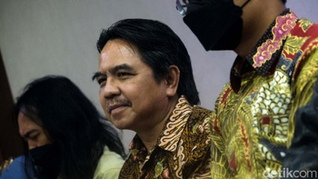 Gegara Sebut Aremania dengan Julukan Ini, Ade Armando Dipolisikan