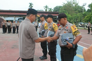 Empat Personil Anggota Polres Inhu Aktif Respon Cepat Dapat Penghargaan