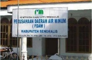 Dinilai Cacat Hukum, Plh Bupati Bengkalis Didesak Cabut SK Pengangkatan Dirut PDAM Tirta Terubuk