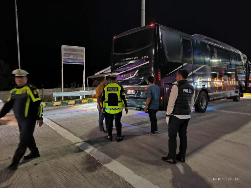 Gelar Patroli Blue Light, Polsek Minas Sampaikan Pesan Pilkada Damai 2024