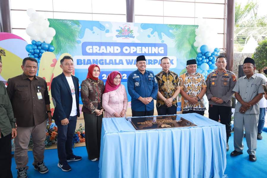 Diresmikan Bupati Siak, Water Park Bianglala Ikon Wisata Baru di Kota Kandis