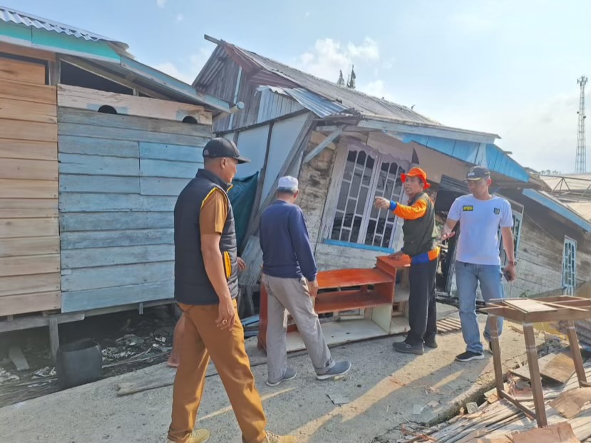 Abrasi di Desa Sungai Nyiur Inhil, Sejumlah Rumah dan Fasilitas Umum Rusak