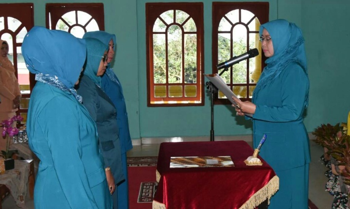 Hj Zulaikhah Lantik Tiga Ketua TP PKK Kecamatan