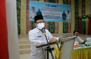 Sekda Siak Salurkan Bantuan Paket PMT Untuk Balita & Ibu Hamil di Kandis