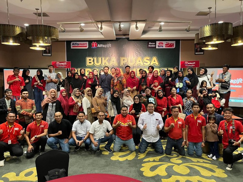 Apresiasi Member Loyal, Alfamart Ajak Buka Bersama