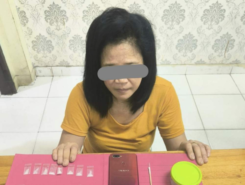 Seorang Wanita Paruh Baya Diamankan Tim Opsnal Satres Narkoba Polres Siak Terkait Kasus Sabu
