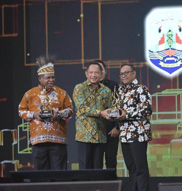 Pj Gubernur Riau Rahman Hadi Terima Penghargaan Apresiasi Daerah Peduli Pengendalian Inflasi