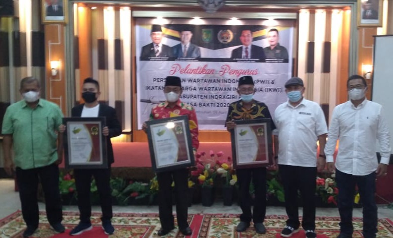 YVB Terima PWI Award 2021 Kategori Penggiat Sosial di Bidang Kemanusiaan