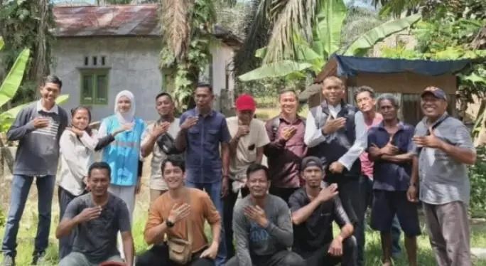 Perkuat Ekonomi Warga, PLN NP UP Tenayan Dukung Pemberdayaan Masyarakat Melalui Bantuan 15 Kolam Bioflok