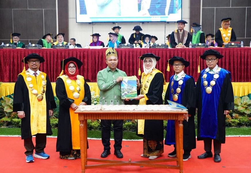 Gubernur Riau Abdul Wahid Ajak Lulusan UIN Suska Riau Jadi Penerus Perubahan