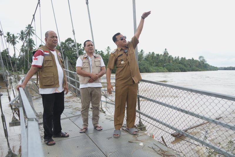 Bupati Berharap Pemerintah Pusat Gesa Perbaikan Jembatan Yang Rusak Akibat Banjir