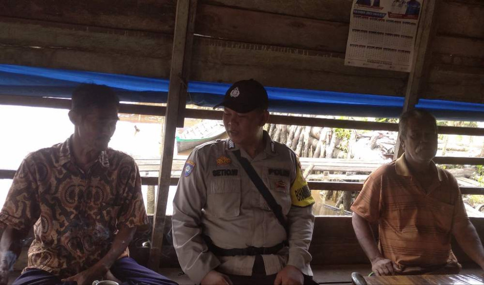 Sambangi Desa Concong Dalam, Polsek Concong Ajak Masyarakat Sukseskan Pilkada 2024