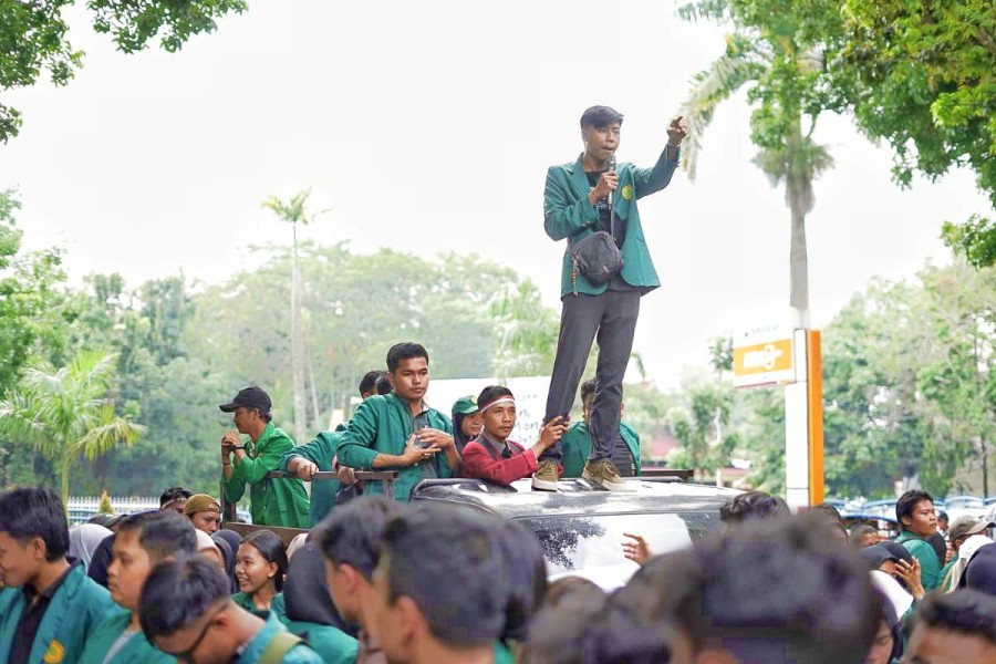 Khawatir Ganggu Pemulihan Hutan, BEM Se-Riau Tolak Kunjungan Anggota DPR RI Adian Napitupulu