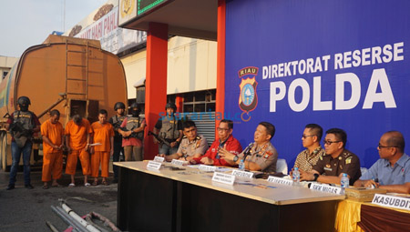 Polda Riau Meringkus Tiga Pelaku Pencurian Minyak Mentah